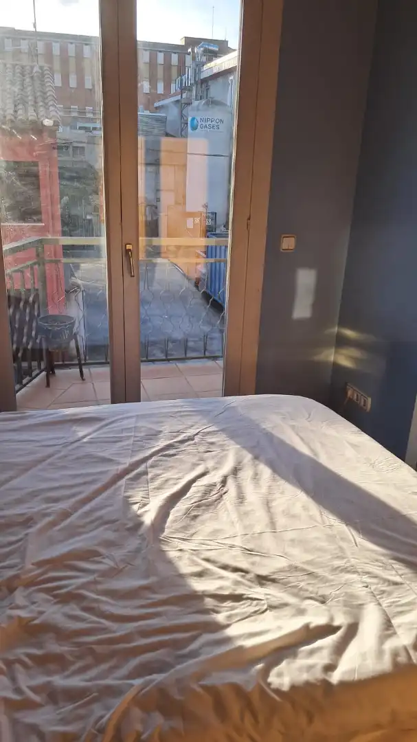 Schlafzimmer von Einfamilien-Reihenhaus zum Verkauf in Olot mit Klimaanlage, Heizung und Parkett