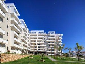 Exterior view of Attic to rent in Marbella  with Air Conditioner, Heating and Parquet flooring