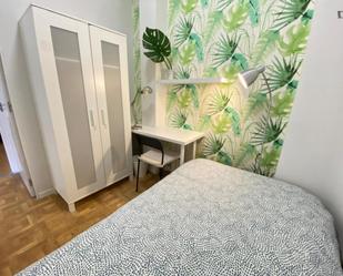 Dormitori de Apartament per a compartir en  Madrid Capital amb Calefacció, Moblat i Rentadora