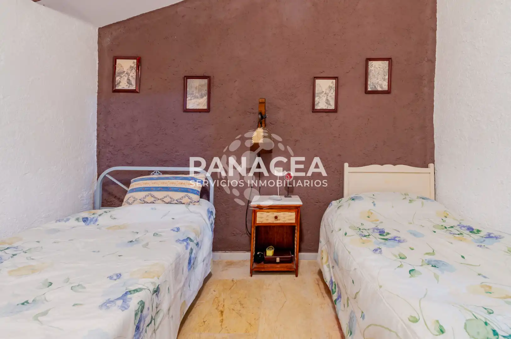 Schlafzimmer von Haus oder Chalet zum Verkauf in Chercos mit Privatgarten, Möbliert und Ofen