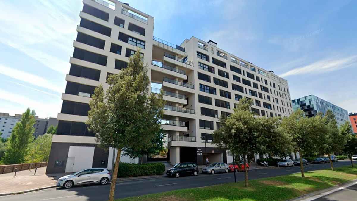 Premises for sale in AVENIDA REINA SOFIA, 10, Zabalgana