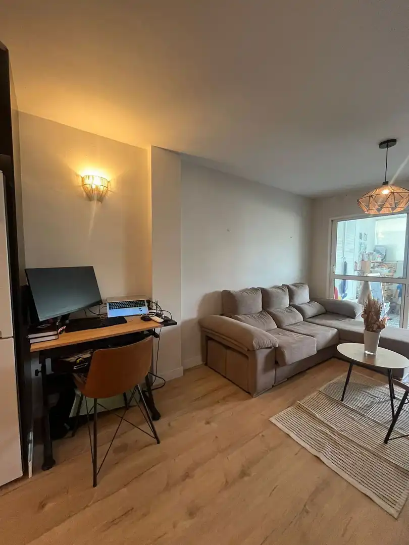 Sala d'estar de Apartament en venda en Marbella amb Aire condicionat, Terrassa i Piscina comunitària