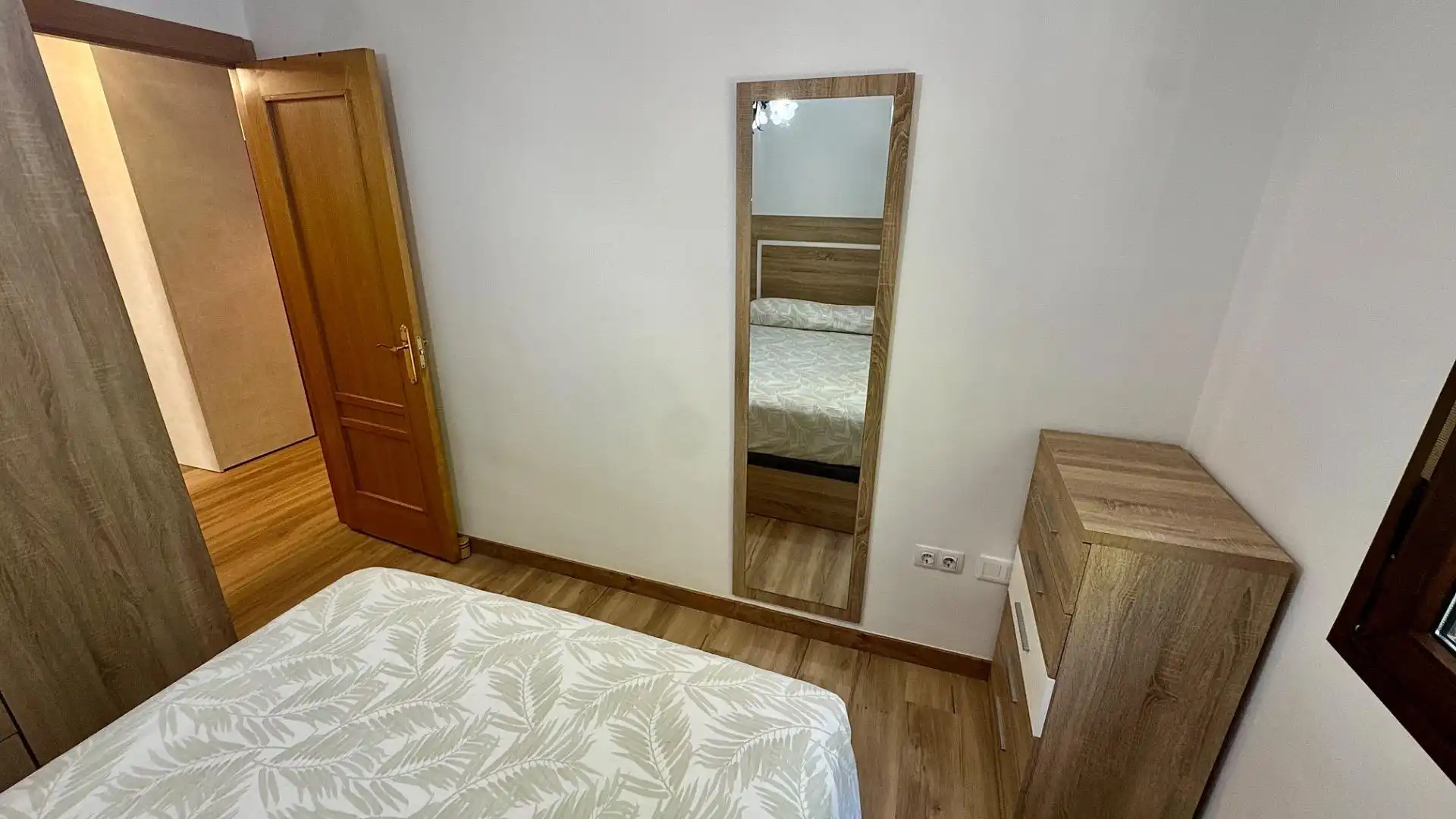 Bedroom of Flat for rent in Pinos Genil  with Air Conditioner, Heating and Furnished