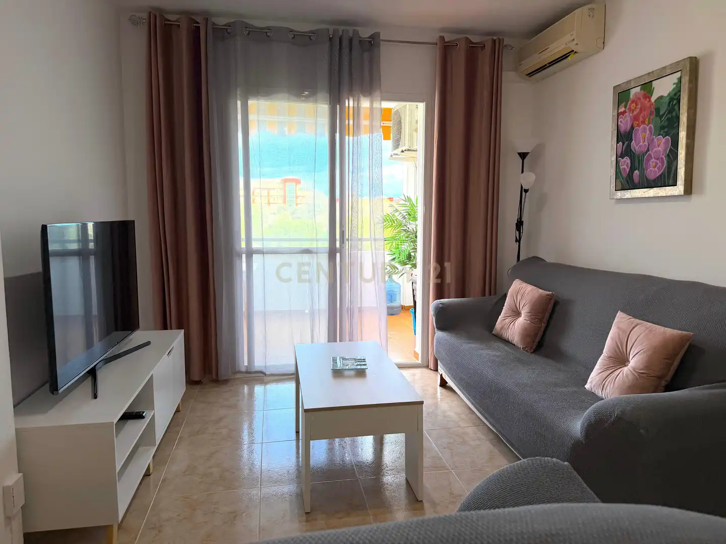Living room of Flat for sale in Benalmádena  with Air Conditioner, Storage room and Oven