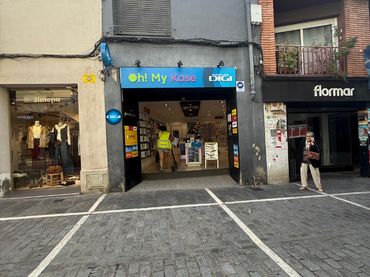 Local comercial en alquiler en Carrer de Santa Maria 30