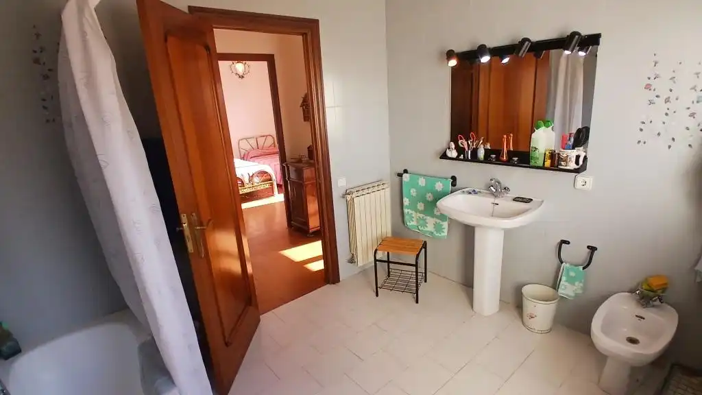 Bany de Casa o xalet en venda en Calaceite amb Calefacció, Jardí privat i Terrassa