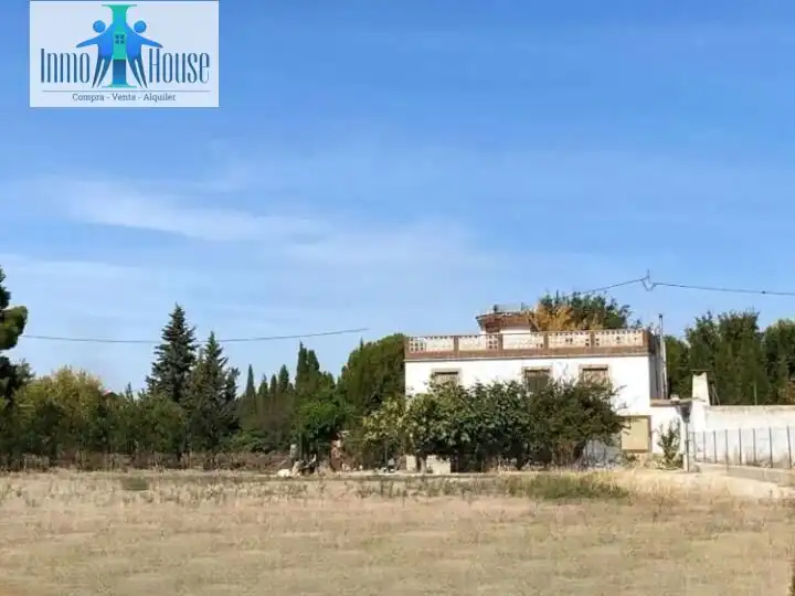 Exterior view of Houses for sale in Albacete  with Air Conditioner and Storage room
