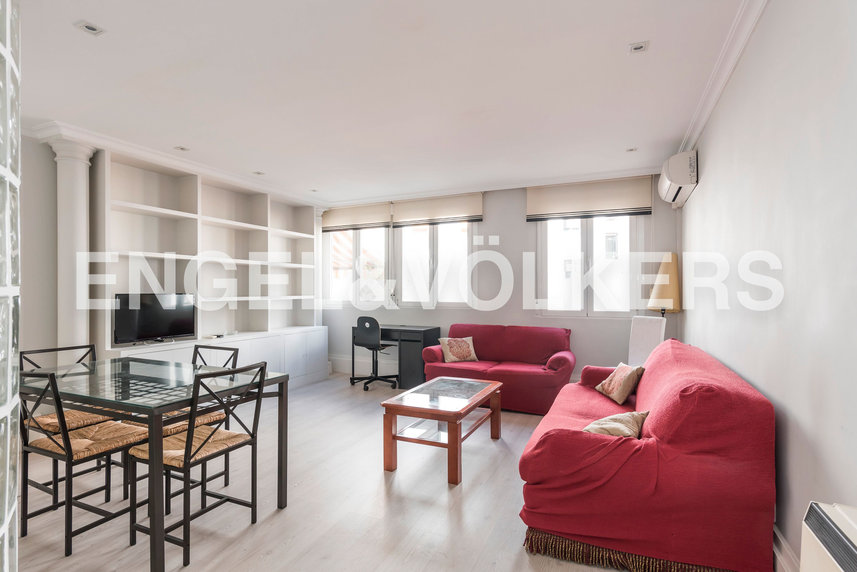 Living room of Apartment to rent in  Madrid Capital  with Air Conditioner, Heating and Parquet flooring