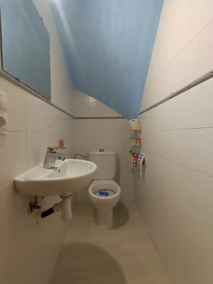 Bany de Casa adosada en venda en Torrelles de Foix amb Jardí privat, Terrassa i Traster
