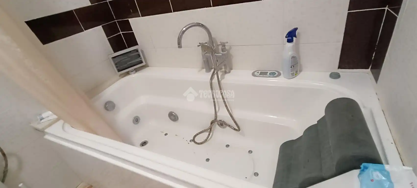 Bany de Finca rústica en venda en Dos Hermanas amb Aire condicionat, Terrassa i Piscina