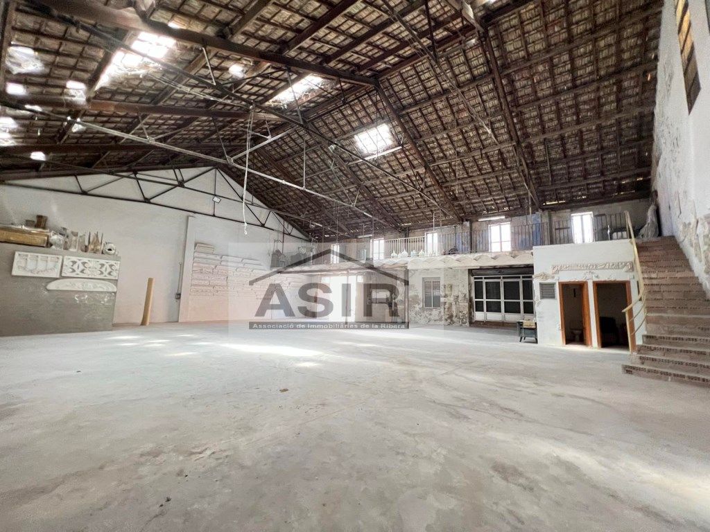 Vista exterior de Nave industrial de alquiler en Alzira