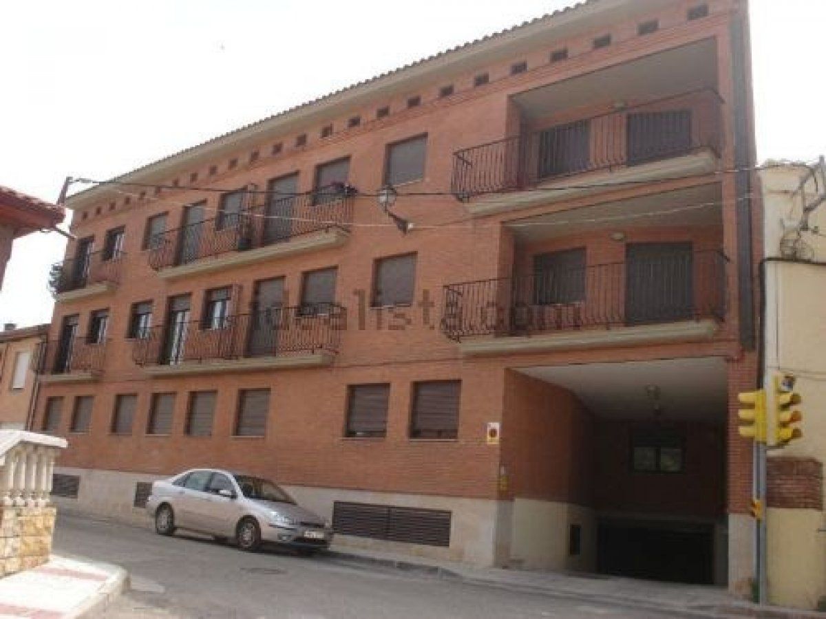 Vista exterior de Pis en venda en Magallón amb Calefacció i Balcó
