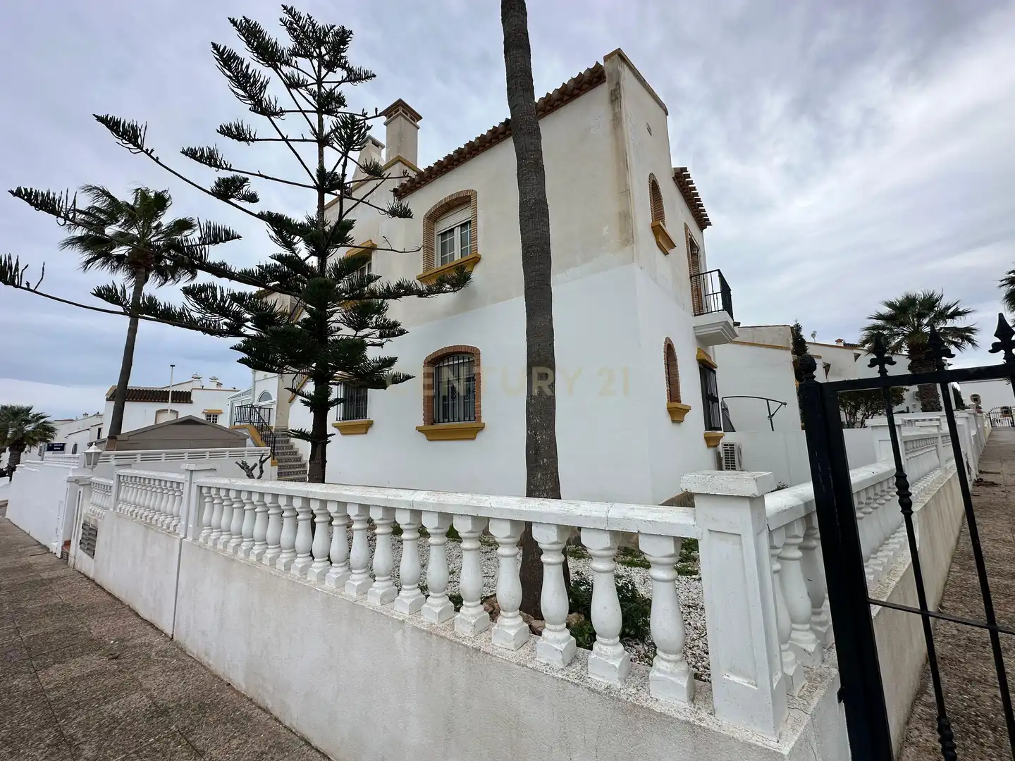 Vista exterior de Piso en venta en Orihuela con Piscina comunitaria