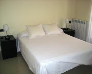 Dormitori de Apartament de lloguer en Salamanca Capital amb Balcó