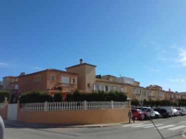 Doppelhaushälfte zum Verkauf in C/ Barcelona