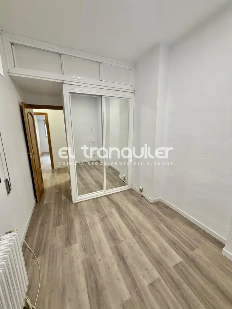 Flat for rent in Calle Ardemans, Guindalera