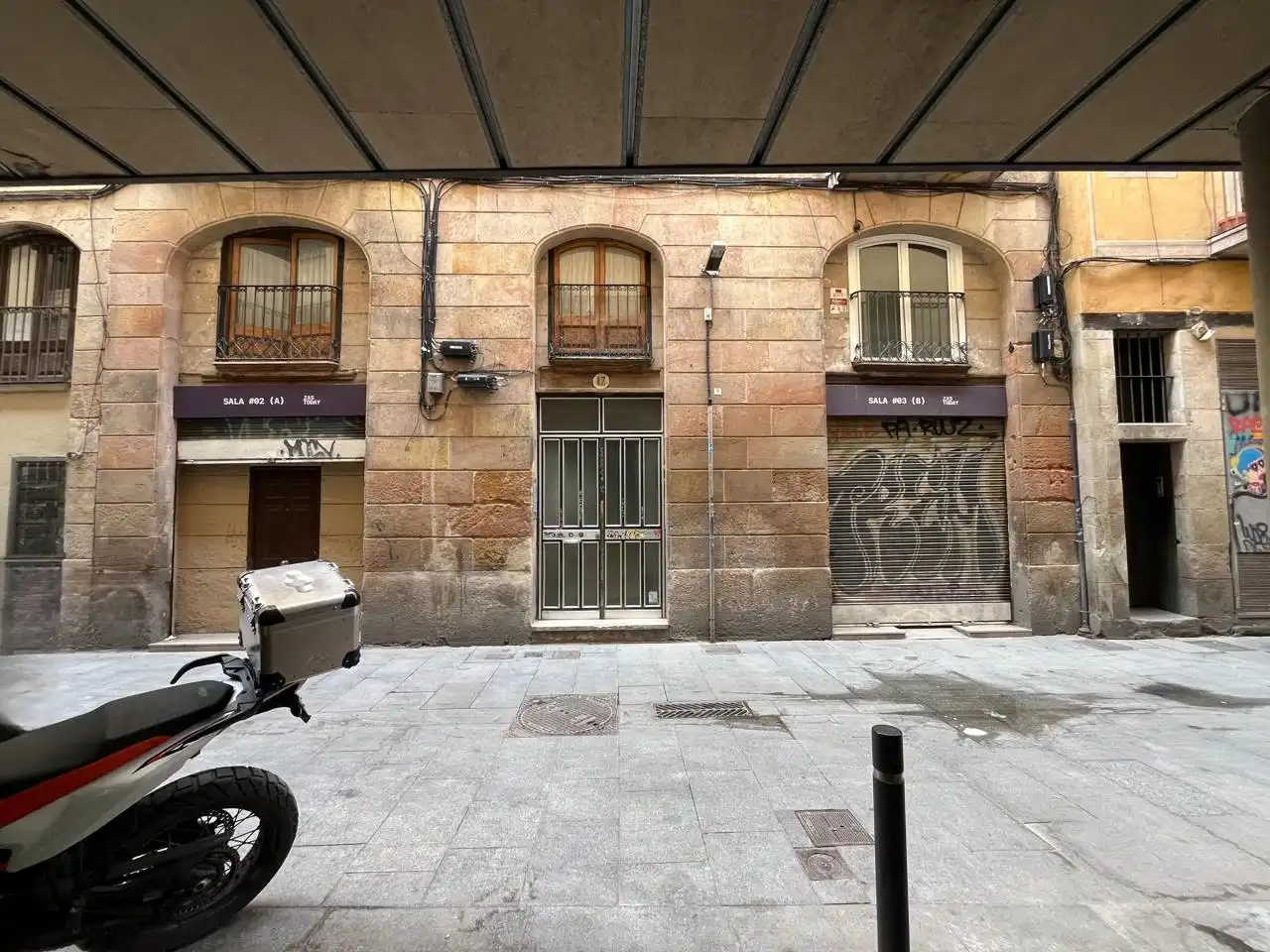 Exterior view of Commercial properties for sale in Barcelona
