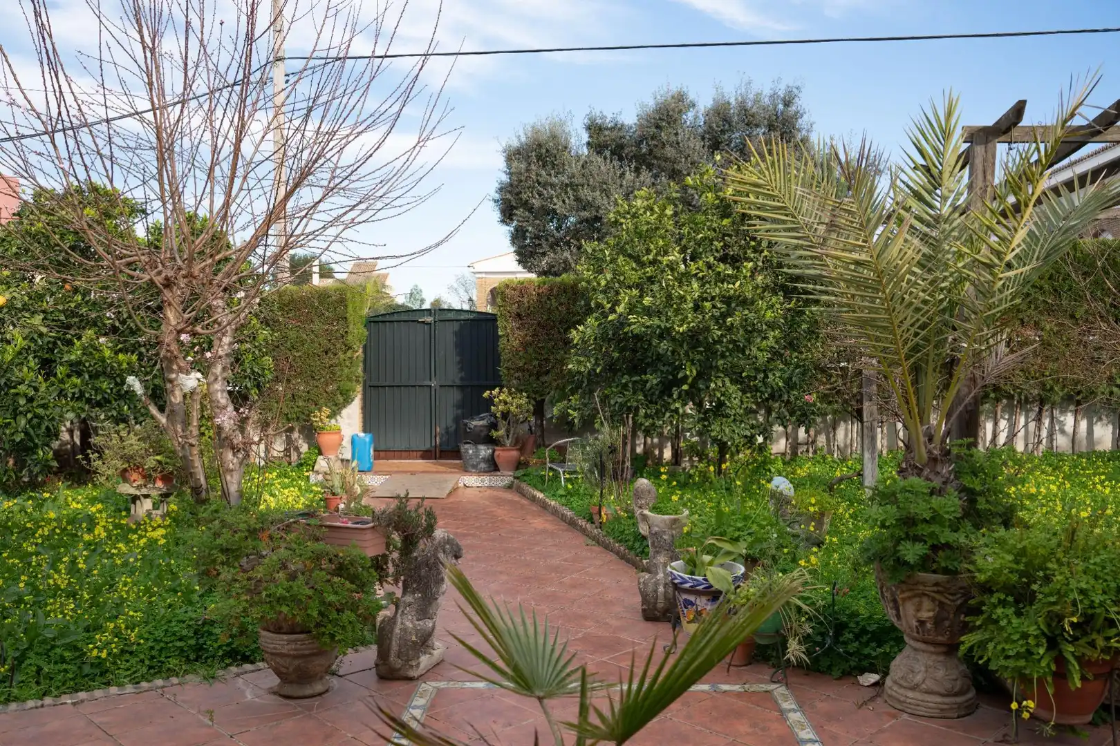 Garden of Houses for sale in Gines  with Air Conditioner, Heating and Private garden