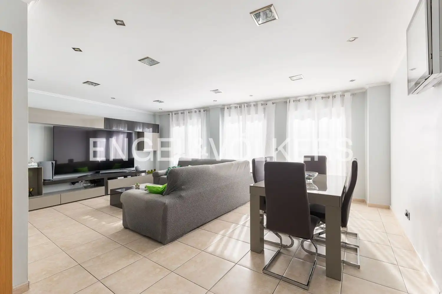 Living room of Houses for sale in La Pobla de Vallbona  with Air Conditioner, Heating and Terrace