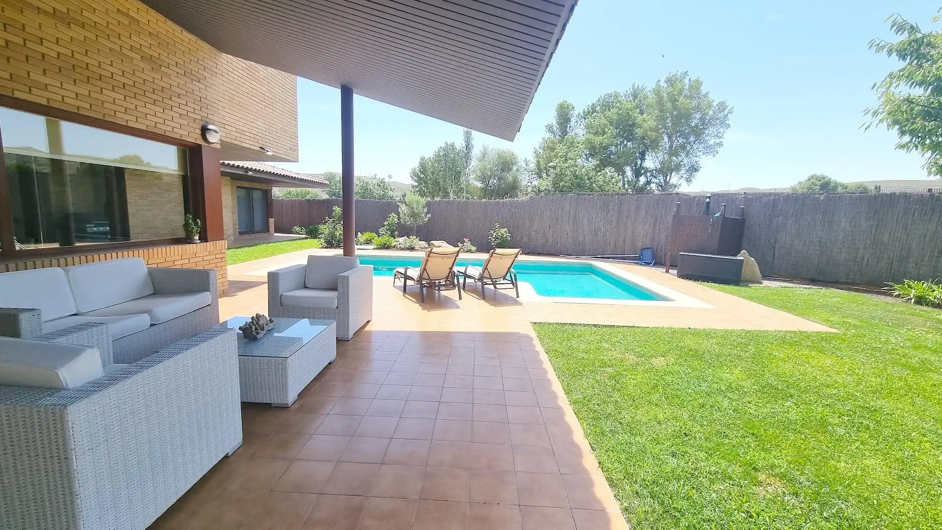 Terraza de Casa o chalet en venta en Cadrete con Aire acondicionado, Calefacción y Jardín privado