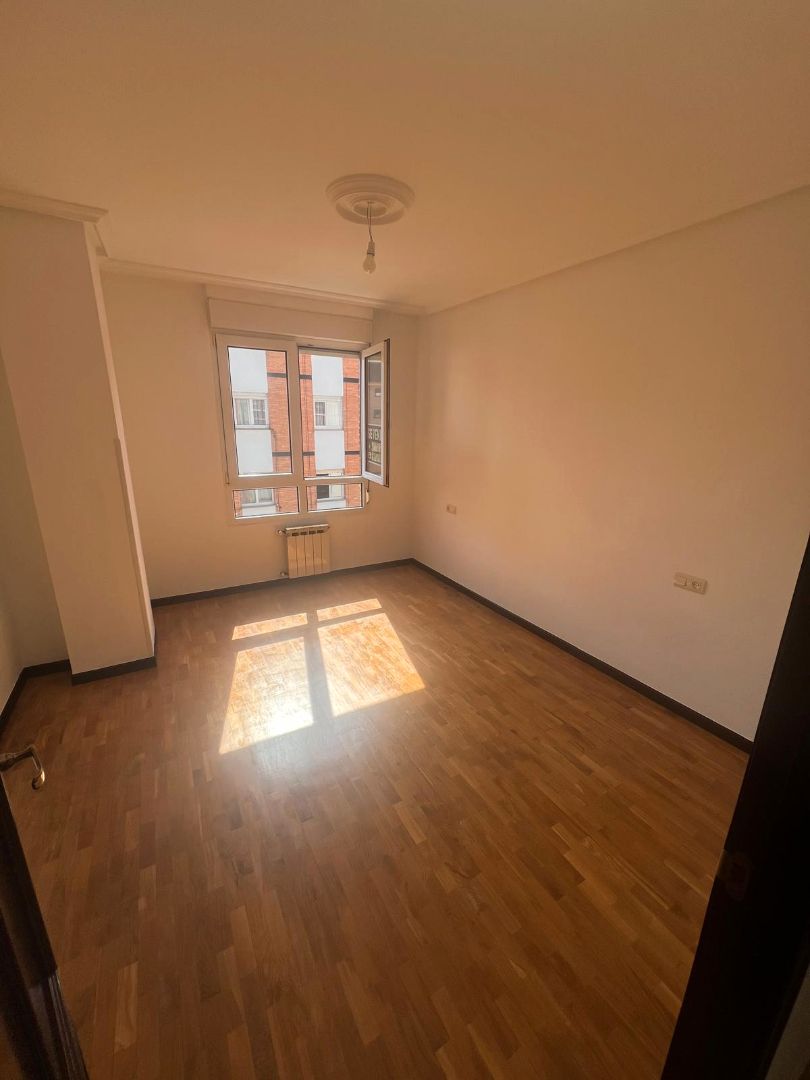 Bedroom of Flat for sale in Oviedo   with Heating and Storage room