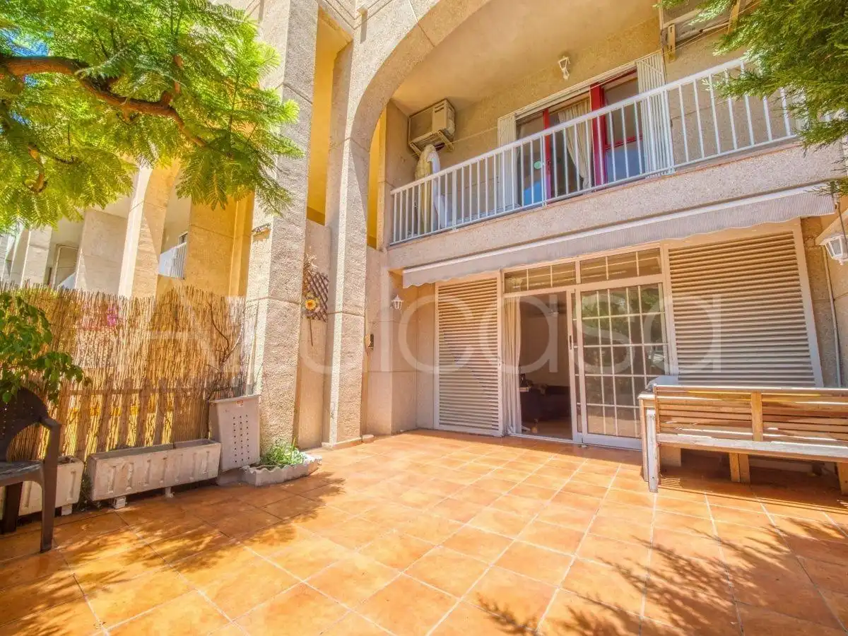 Terrasse von Maisonette zum Verkauf in El Campello mit Klimaanlage, Abstellraum und Gemeinschaftspool
