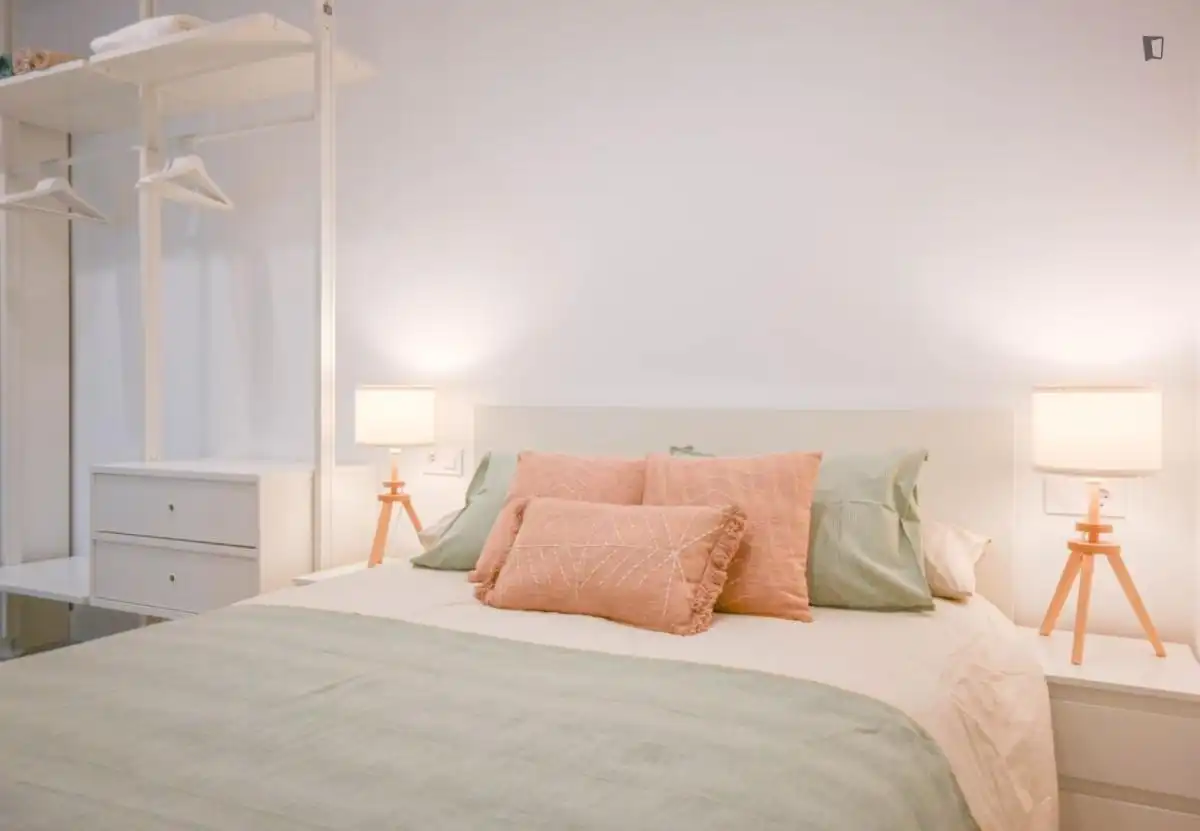Schlafzimmer von Wohnungen zur Miete in Madrid mit Klimaanlage, Möbliert und Ofen