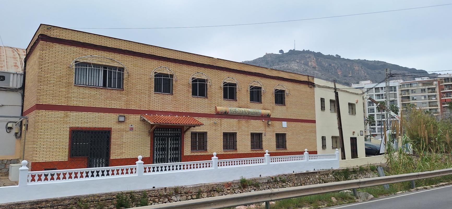 Vista exterior de Local en venda en Cullera amb Aire condicionat, Calefacció i Terrassa