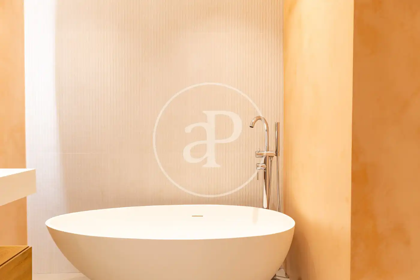 Badezimmer von Wohnung zum Verkauf in Barcelona mit Klimaanlage, Heizung und Terrasse