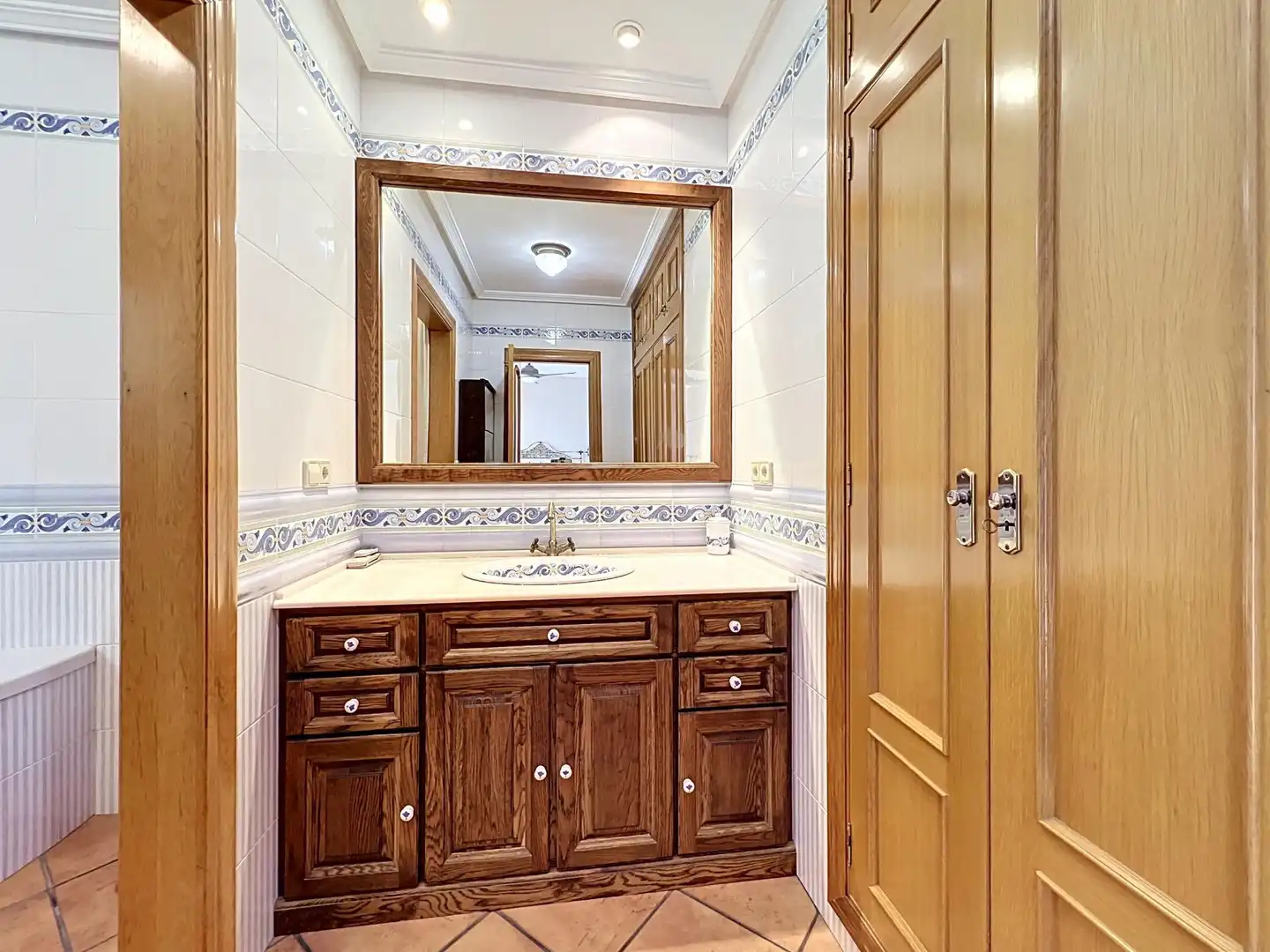 Bathroom of Detached homes for sale in Roquetas de Mar