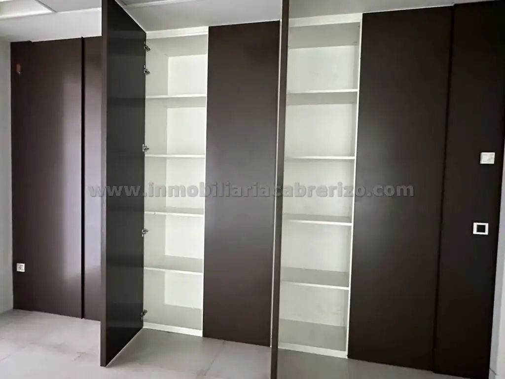 Bedroom of Commercial properties for rent in  Logroño  with Air Conditioner and Heating