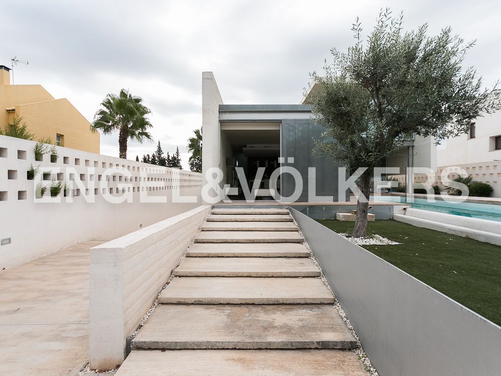 Exterior view of House or chalet for sale in Riba-roja de Túria  with Air Conditioner, Heating and Private garden