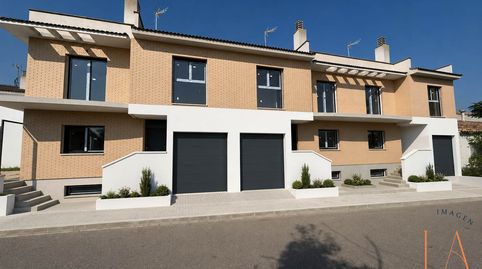 Foto 3 de Casa adosada en venta en Calle de la Sierra de Guara, 31, Zuera, Zaragoza