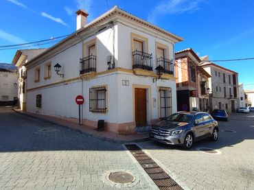 Adosado con balcón en venta en María