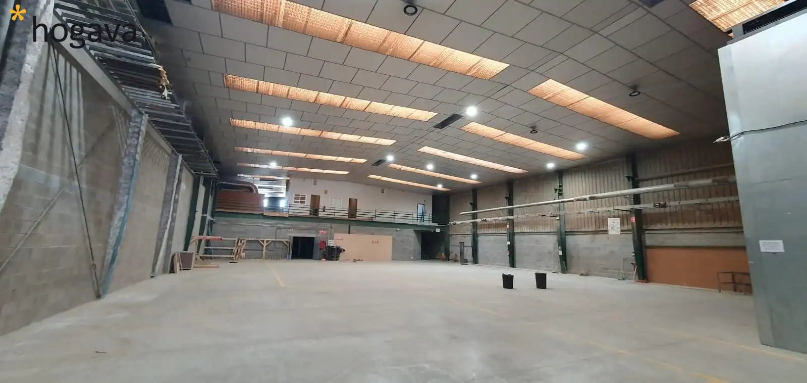 Fabrikhallen zur Miete in Esparreguera