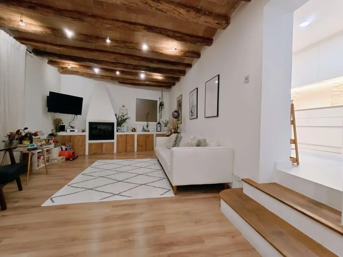 Sala de estar de Casa o chalet en venta en Molins de Rei con Aire acondicionado, Calefacción y Terraza