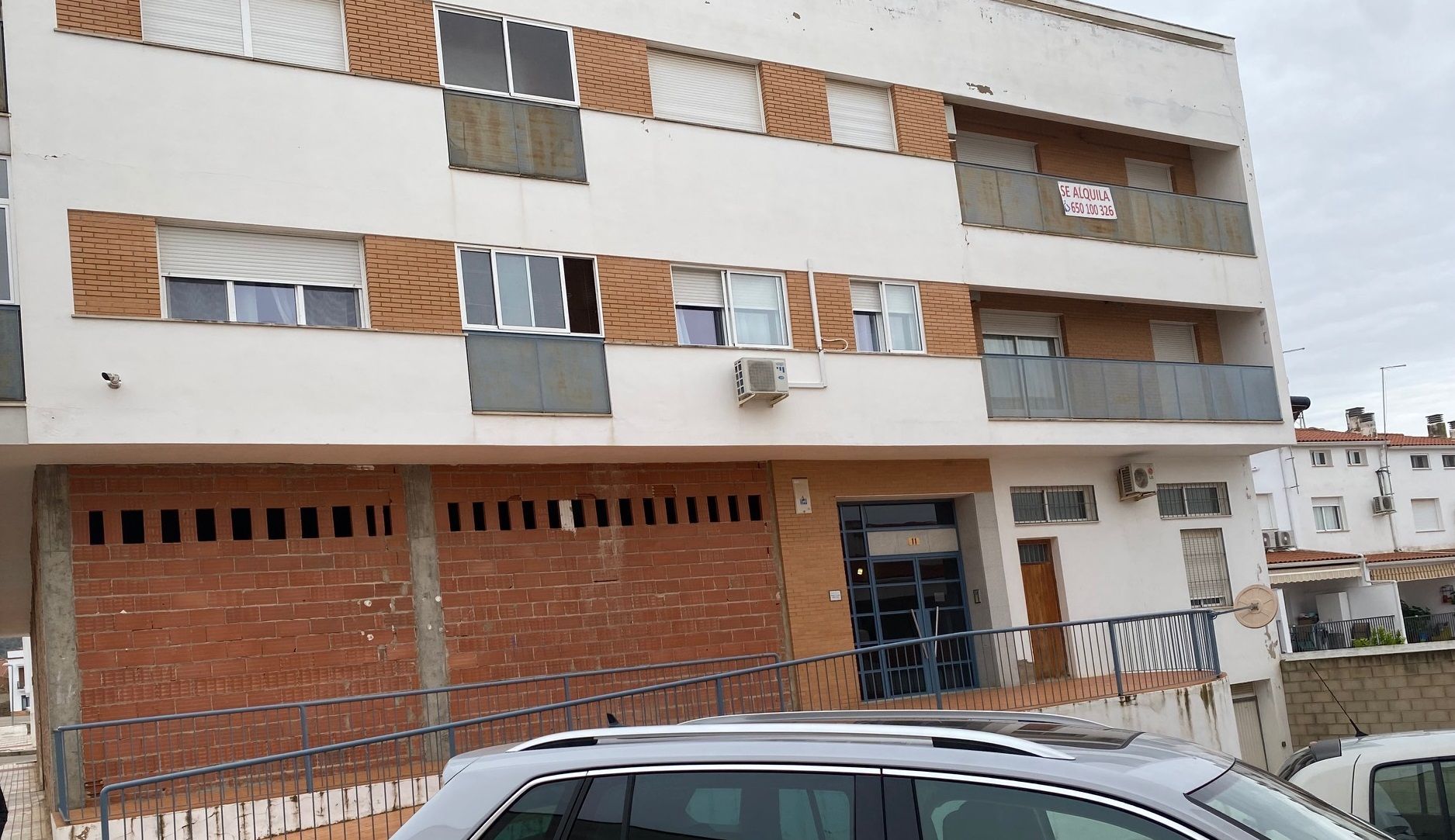 Vista exterior de Pis en venda en Castuera amb Aire condicionat, Moblat i Balcó