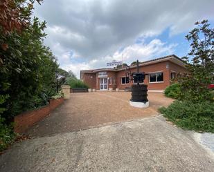 Exterior view of Country house for sale in Cerdanyola del Vallès  with Air Conditioner and Terrace