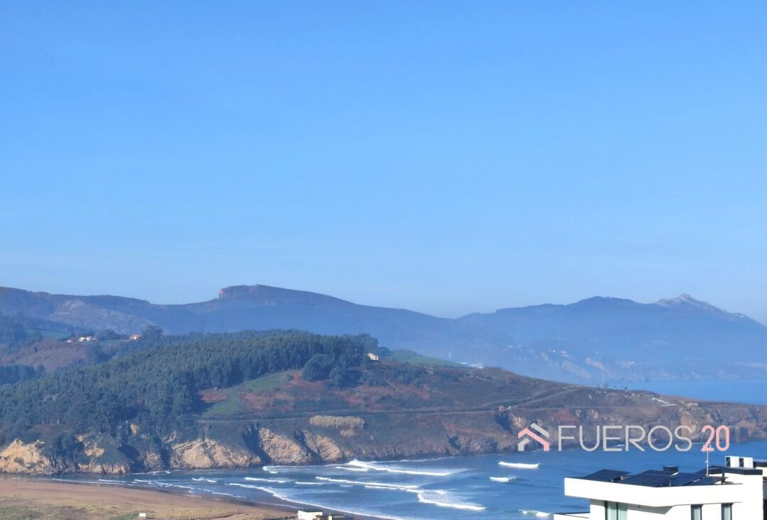 Vista exterior de Casa adosada en venta en Zierbena con Calefacción, Jardín privado y Terraza