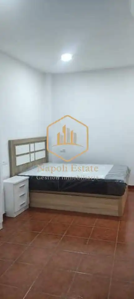 Schlafzimmer von Wohnung zur Miete in Centro