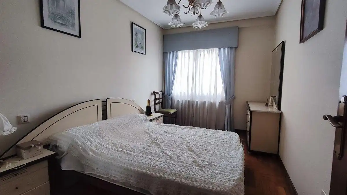 Habitación de Piso en venta en Vigo  con Calefacción, Trastero y Amueblado