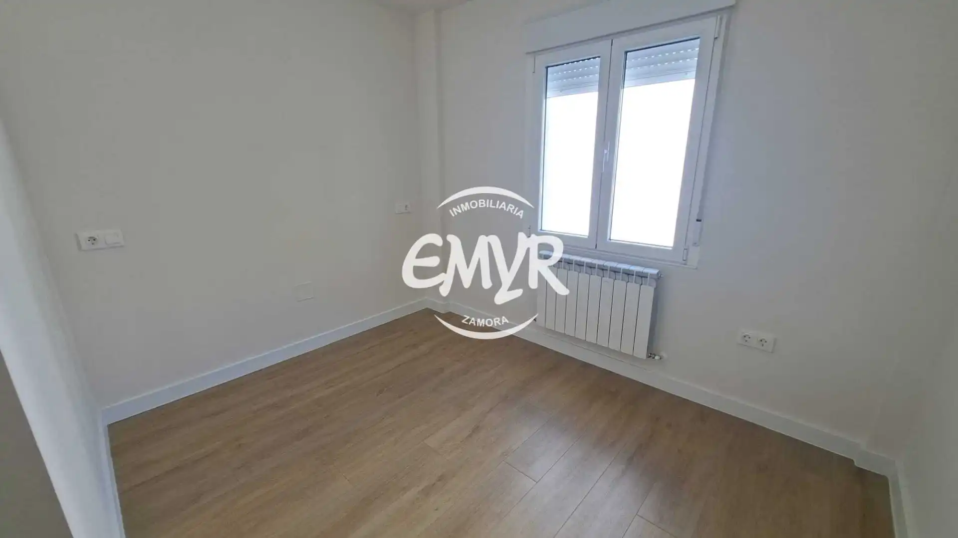 Schlafzimmer von Wohnung zur Miete in Zamora Capital  mit Heizung, Ofen und Waschmaschine