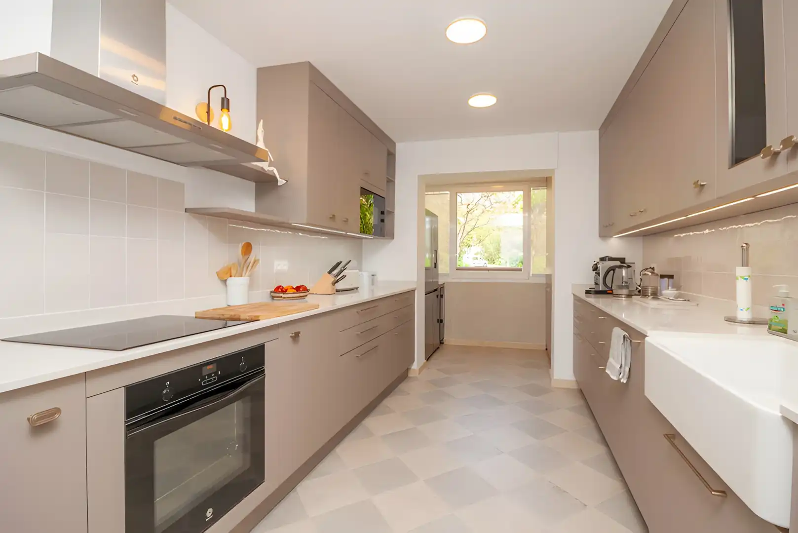 Apartment with pool for sale in Elviria - Cabopino, imagen 4