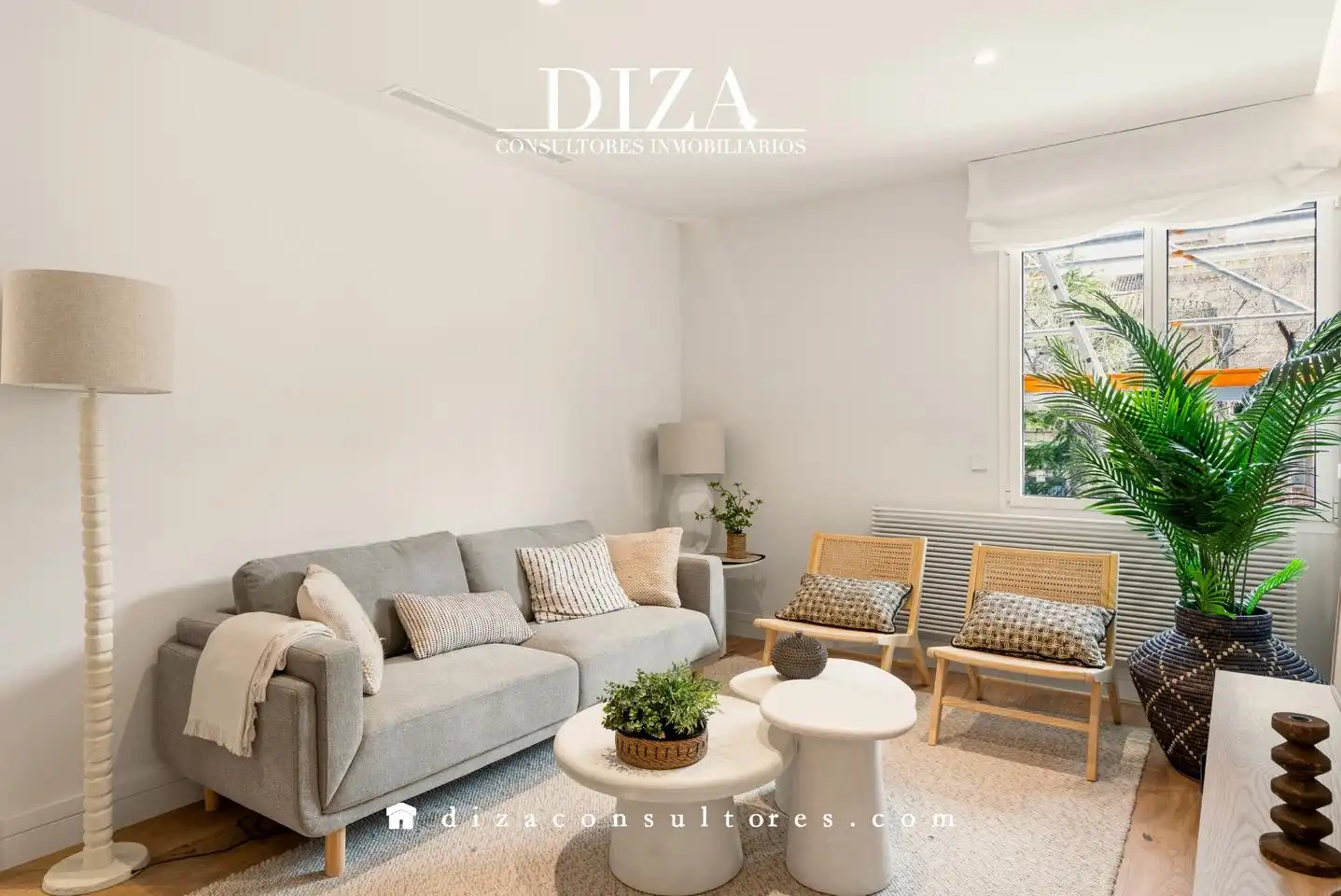 Living room of Flat for sale in Madrid  with Air Conditioner, Heating and Parquet flooring