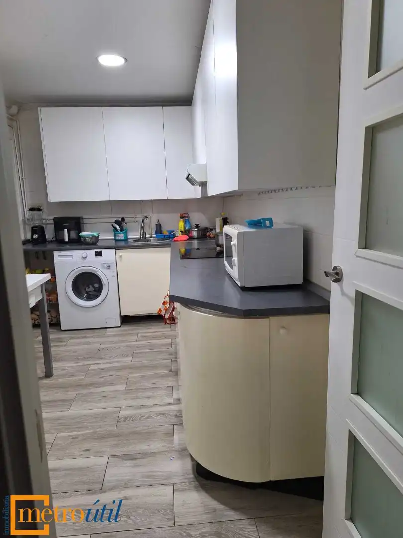 Kitchen of Flat for sale in Salamanca  with Heating, Parquet flooring and Balcony