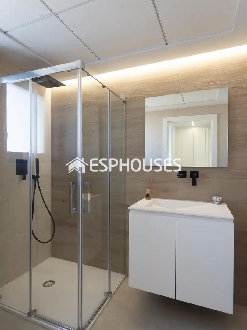 Bathroom of Attic for sale in Dénia  with Terrace, Balcony and Community pool