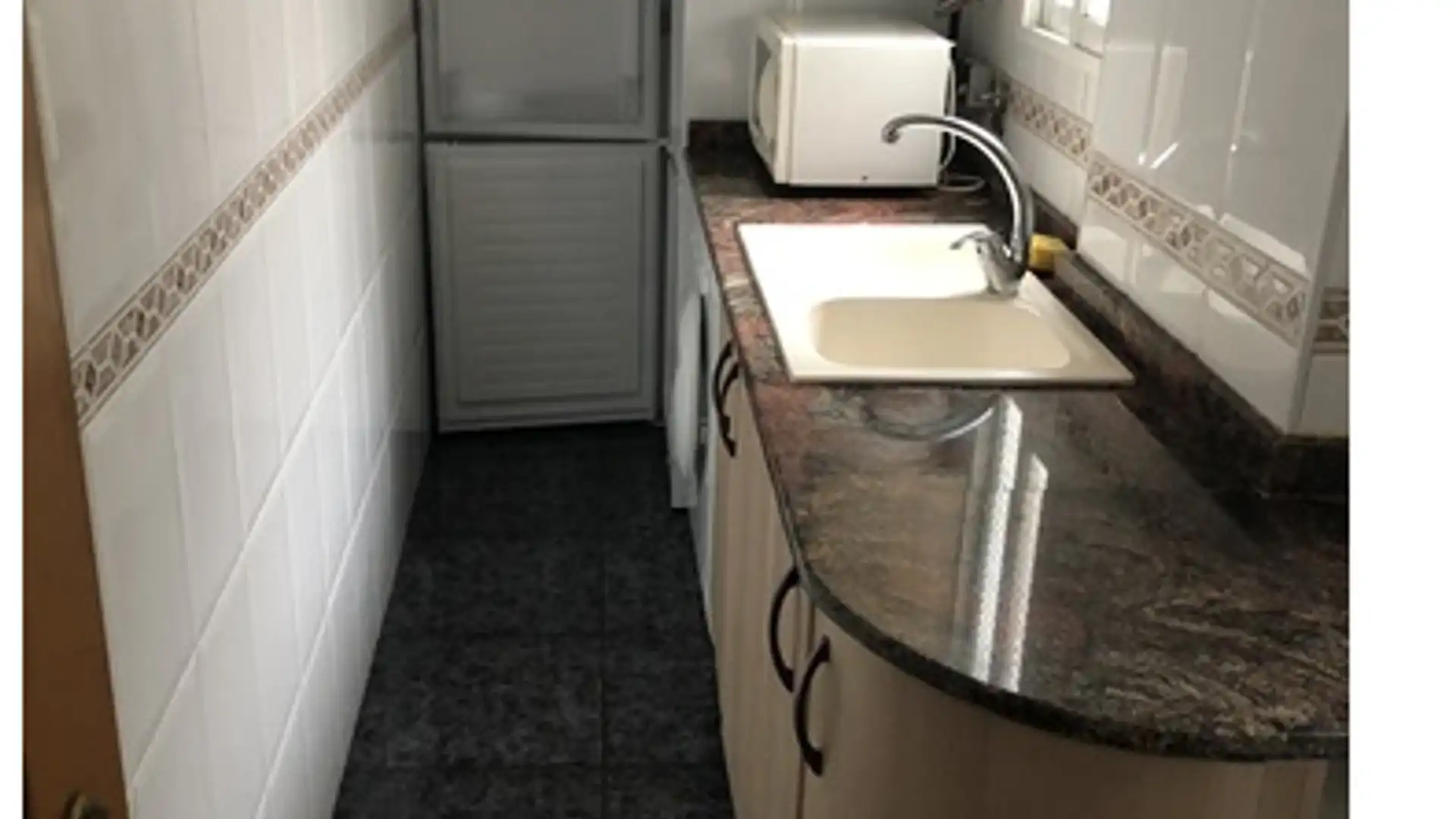 Cocina de Piso de alquiler en  Valencia Capital con Terraza, Horno y Lavadora