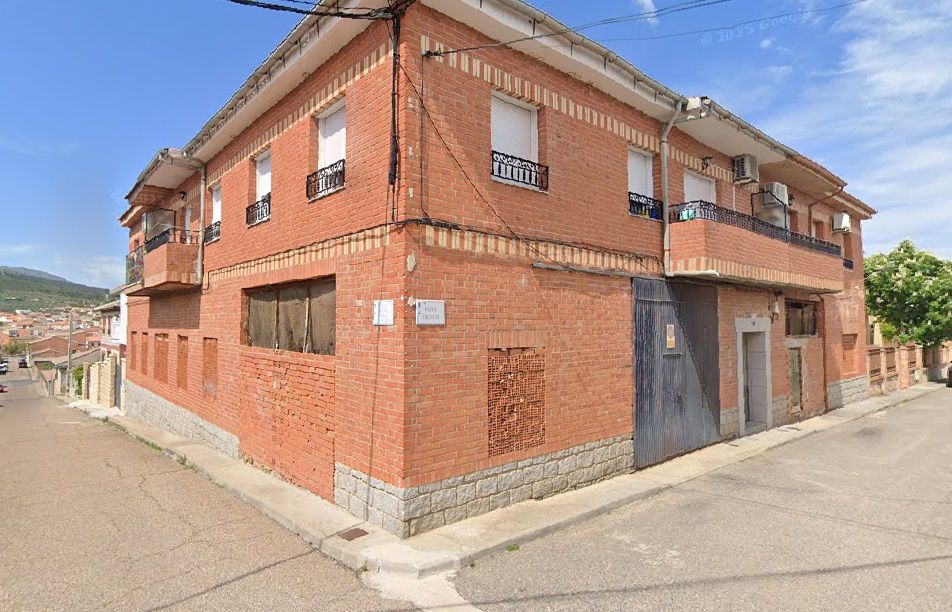 Vista exterior de Piso en venta en Navahermosa
