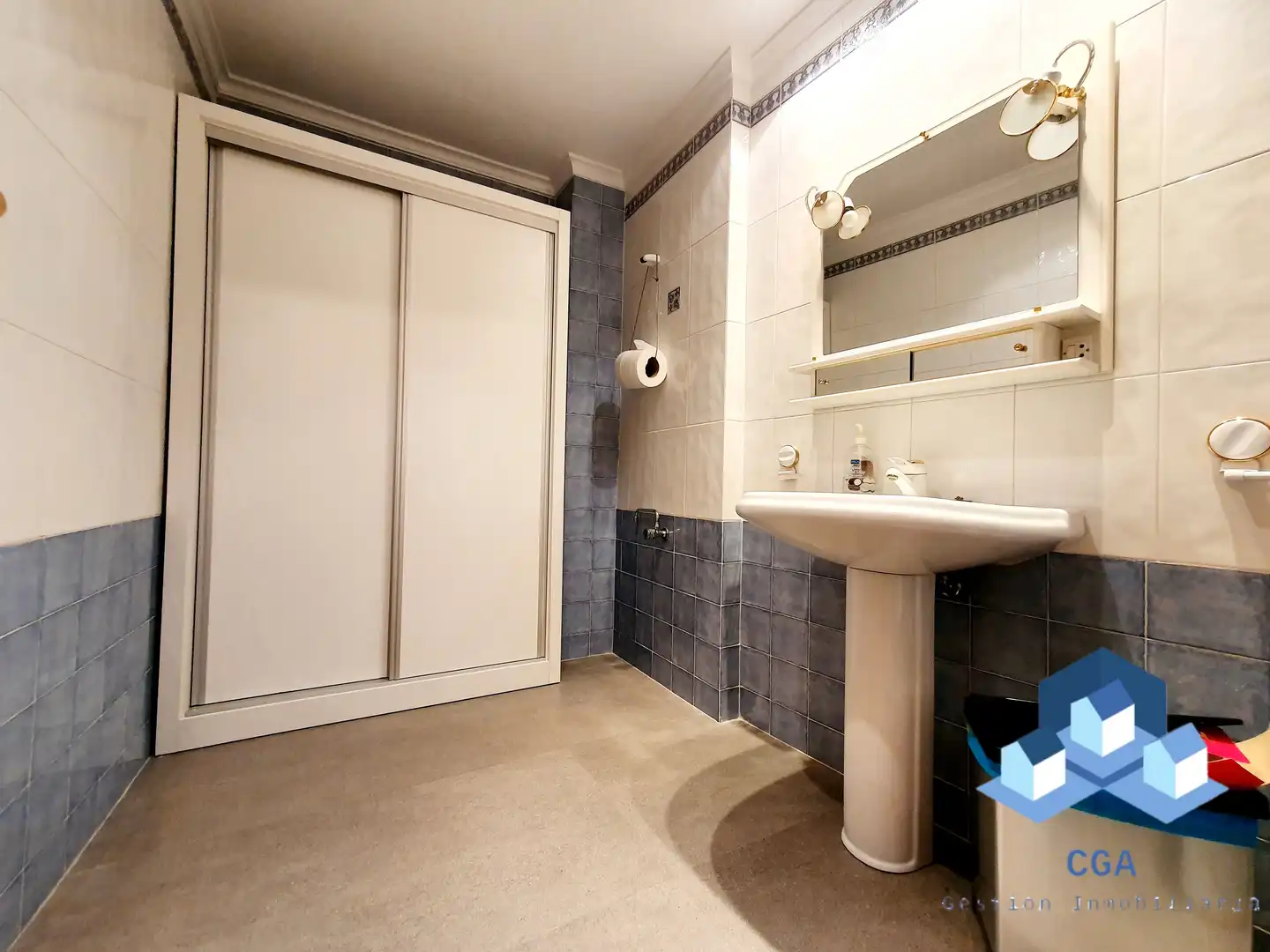 Baño de Local en venta en Lorca con Aire acondicionado