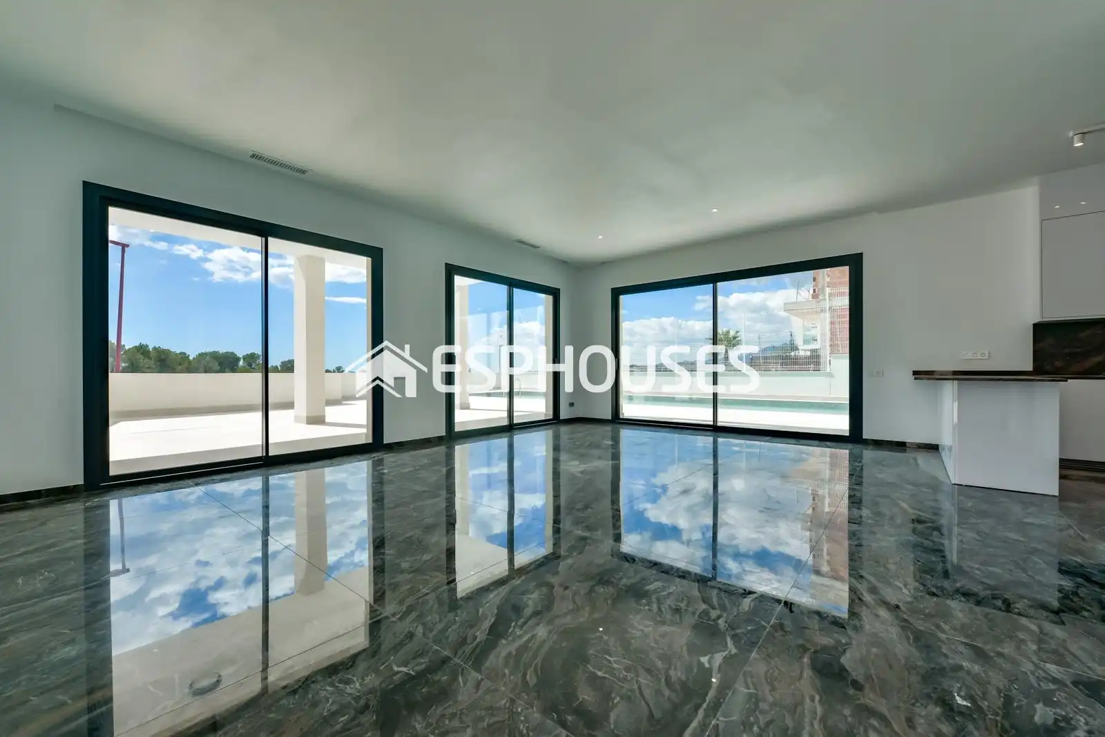 Sala de estar de Casa o chalet en venta en Finestrat con Aire acondicionado, Terraza y Trastero